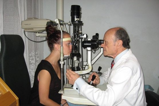 Dr. Carlos Piñana Darias optometra revision